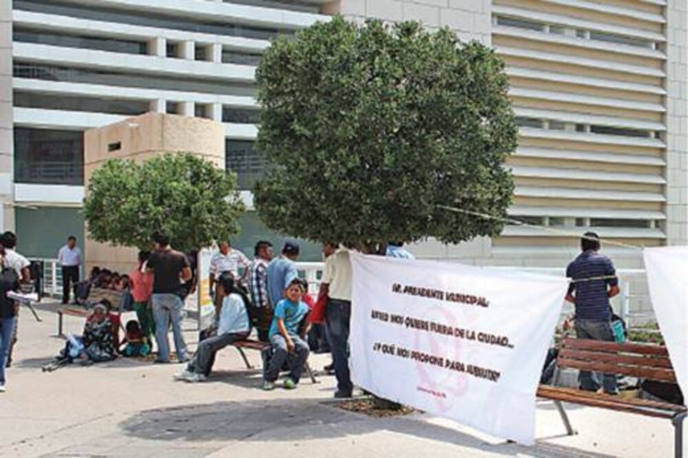 Continuará diálogo con  ambulantes: Loyola Vera