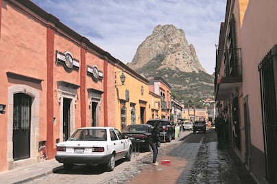 Se fusionan dos fuerzas ‘mágicas’: Bernal y Disney+