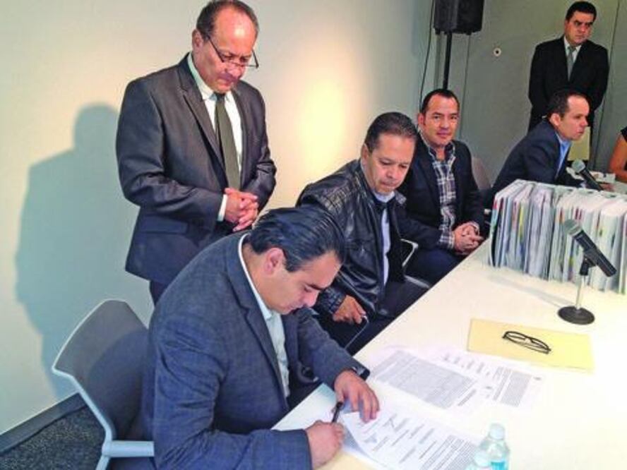 Comisión agropecuaria, con productores