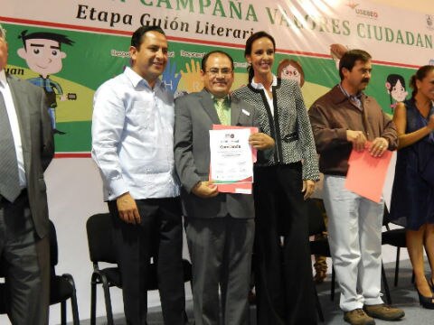 Premian a participantes de Campaña