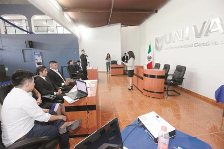 Ensayando el Derecho