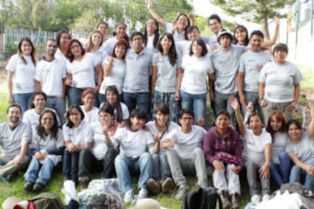 Universitarios van a San Joaquín para alfabetizar  a adultos mayores