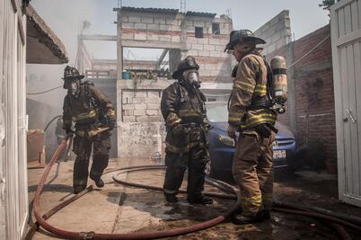 Buscan ampliar apoyos para los bomberos
