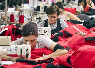 Aumenta personal en manufactura