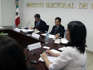 Analizan retos de candidaturas