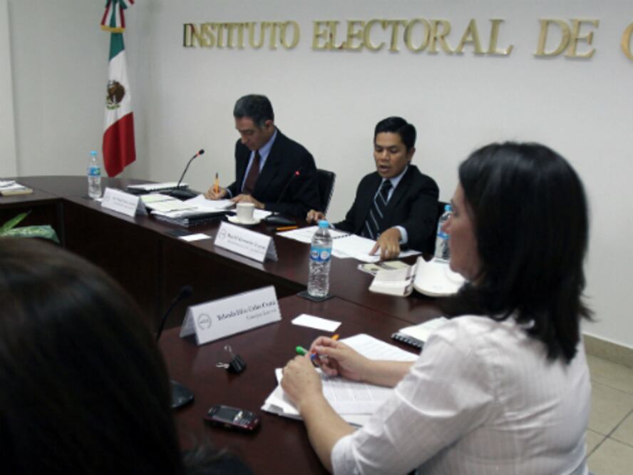 Analizan retos de candidaturas