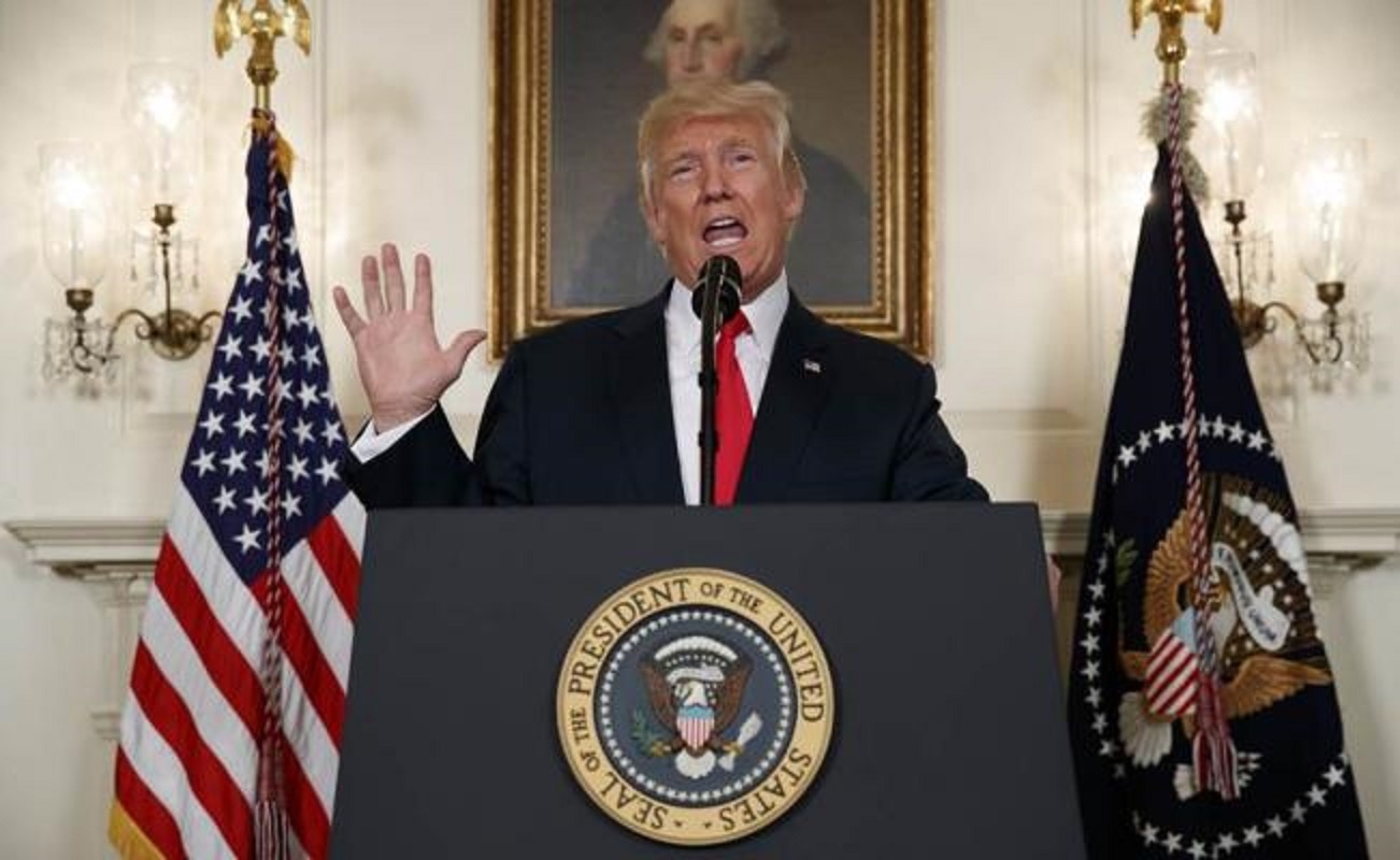 KKK y neonazis son "criminales y matones": Donald Trump