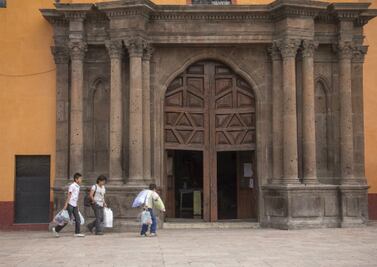 Frena INAH 10 construcciones en SJR