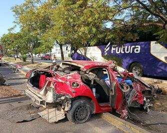 Fiscalía de Querétaro investiga accidente en Paseo de la República; presunto responsable huyó tras dejar a su acompañante sin vida