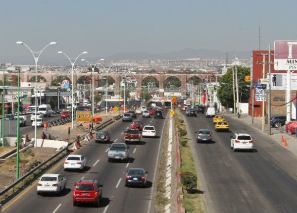 Proponen habilitar carriles centrales de Bernardo Quintana para actividades recreativas los domingos