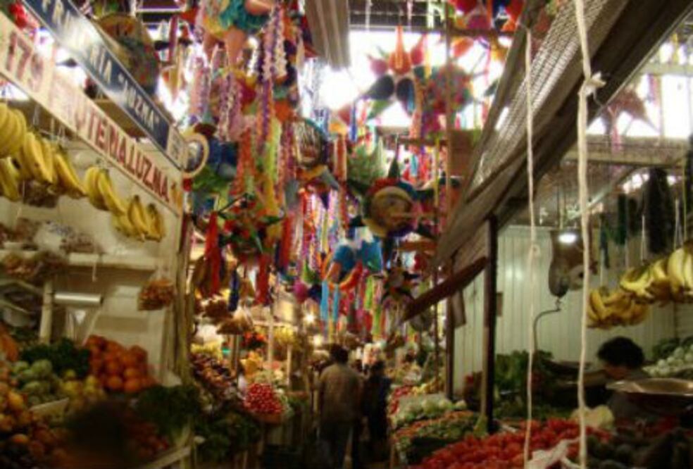 Mejoras a mercados de la capital 