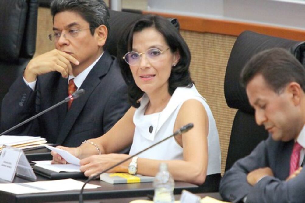 Retrasan por tres meses licitación de TV