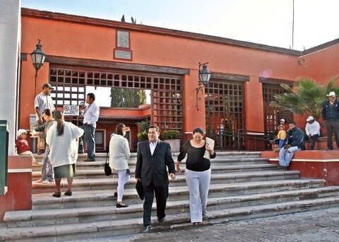 Preparan sanciones contra ex servidores