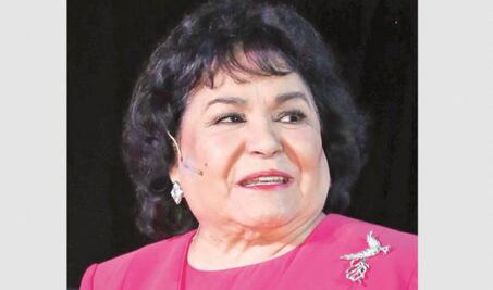 Así lucía Carmen Salinas en traje de baño a los 17 años