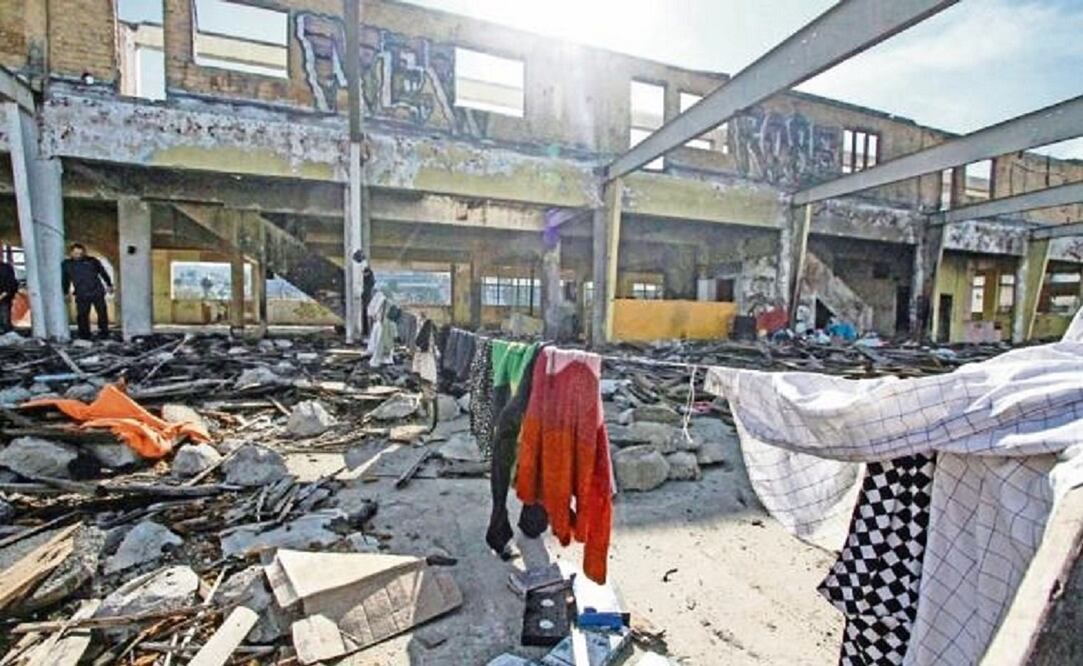 El Manicomio es un edificio de cinco pisos casi desecho, entre las calles Décima y Novena, del centro de Tijuana, para llegar hasta el lugar donde se consigue alguna droga hay que sortear ratas y basura. (Foto: JOEBETH TERRÍQUEZ)