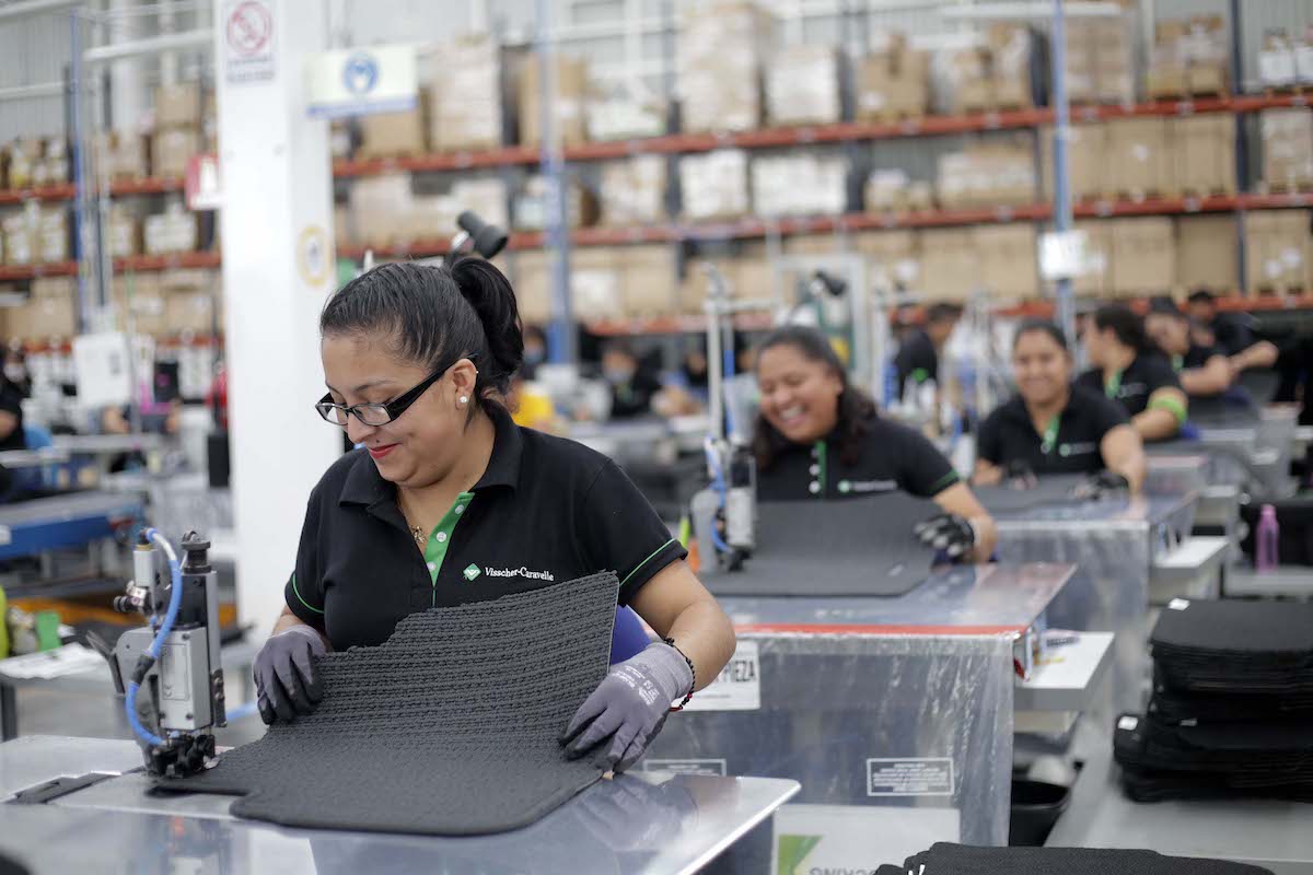 Baja, la participación laboral de la mujer