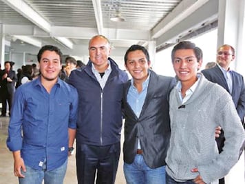 Apuesta JCR por mejorar educación