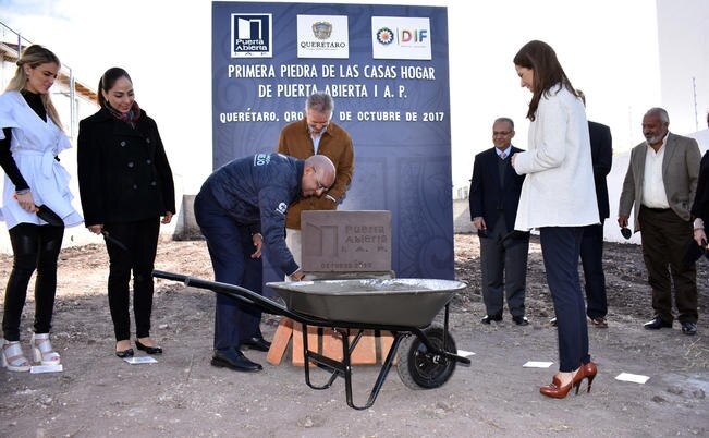 Coloca MAV primera piedra de casa-hogar