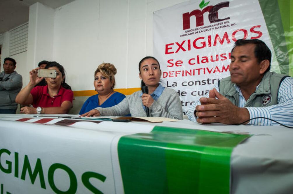 Los comerciantes consideran interponer un amparo para frenar la construcción de una plaza comercial frente al Mercado de La Cruz (RICARDO LUGO. EL UNIVERSAL)