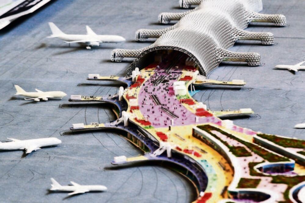 La calificadora valoró que el financiamiento del aeropuerto se empleará en generación de energía solar fotovoltaica y construcción de edificios ecológicos (ARCHIVO EL UNIVERSAL)