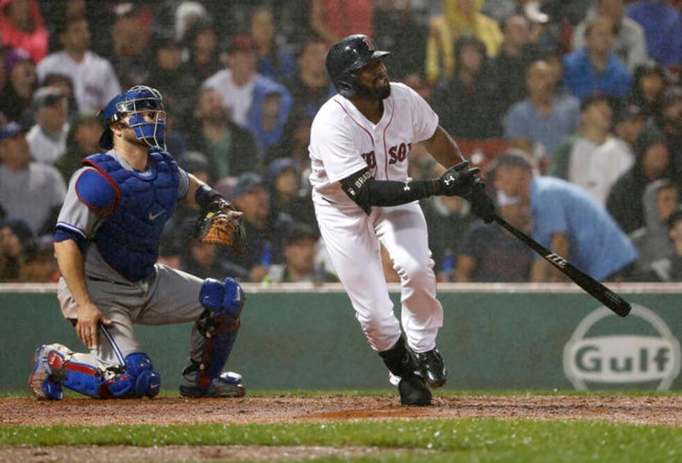 Jackie Bradley Jr. coronó el rally del triunfo patirrojo (WINSLOW TOWNSON. AP)