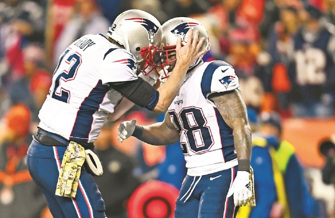 Tom Brady mostró su madurez ante los Broncos; lanzó para 266 yardas (Foto: Ron Chenoy Usa Today Sports)