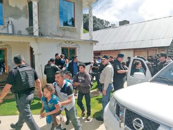 Rescatan a 22 migrantes ilesos en Chiapas; caen 3 plagiarios