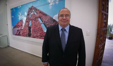 Inversiones turísticas dependen del dólar: Hugo Burgos