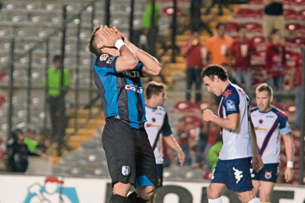 Gallos deja ir el triunfo