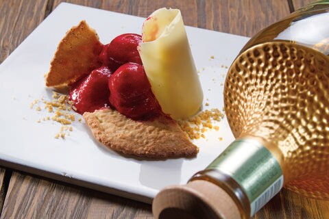 Tequila y cítricos en la mesa