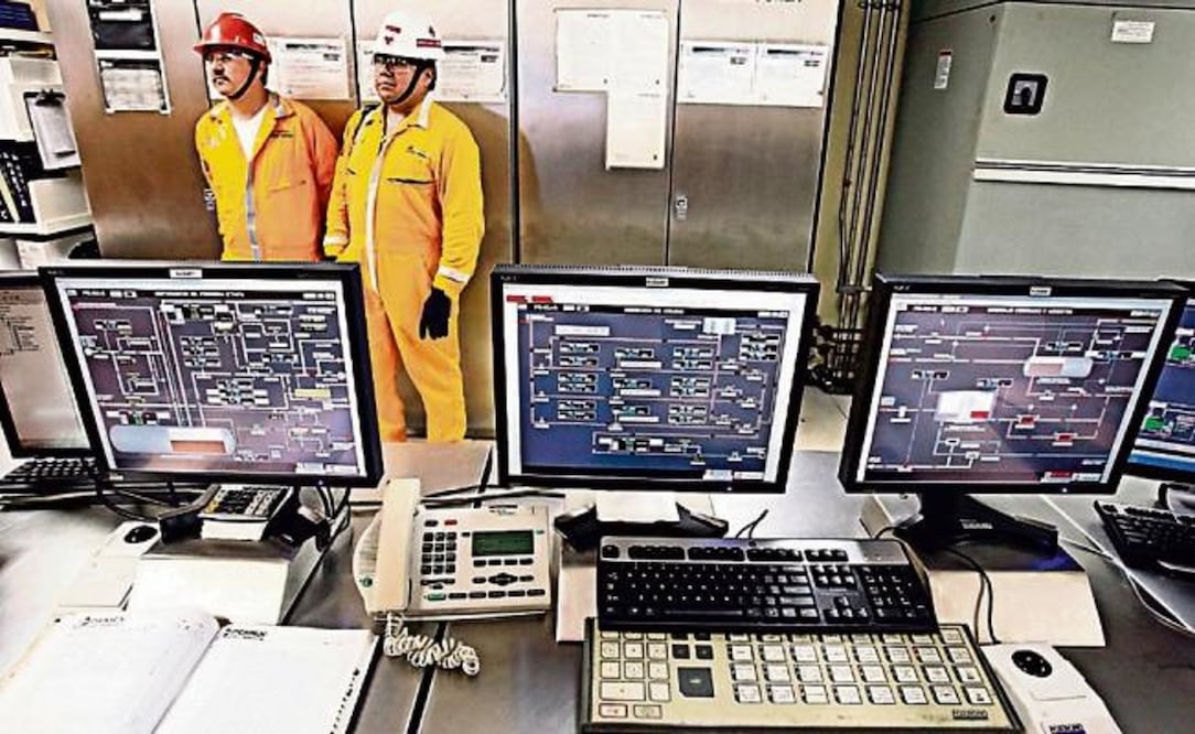 Como parte de su modernización, Pemex busca poner en manos de terceros la operación de sus redes de telecomunicaciones, estaciones de microondas y la infraestructura de procesamiento, como los siete Data Centers que posee. (ARCHIVO EL UNIVERSAL)