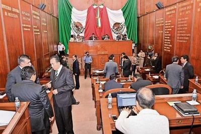 Definirán partidos licencias