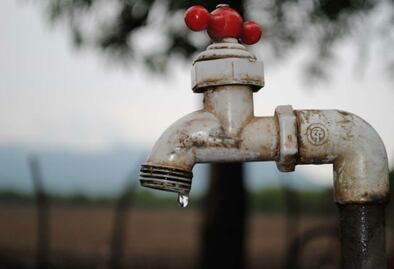 CEA buscará atender reportes de fugas de agua en menos de 24 horas