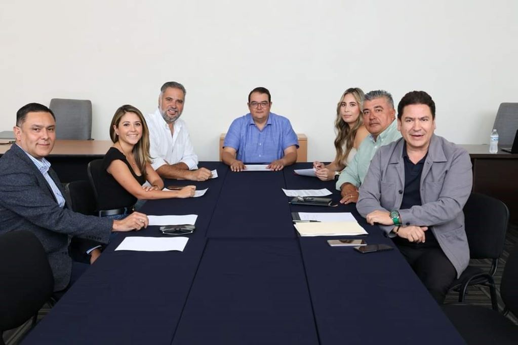 Diputados mueven la sede del Congreso para discutir relevo del Fiscal