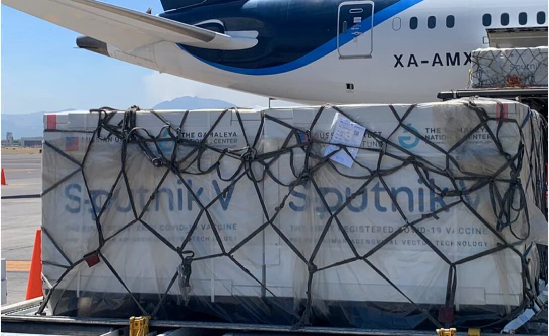 Arriba a México nuevo lote con 200 mil vacunas Sputnik V