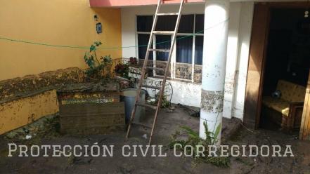 Lluvias provocan socavón