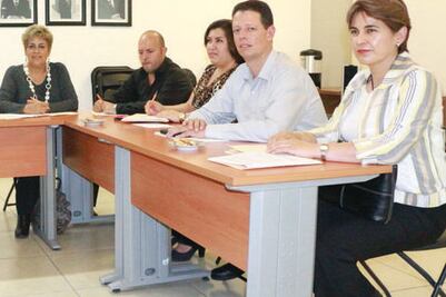 Directiva del PRI asiste a la “Cena a Ciegas”