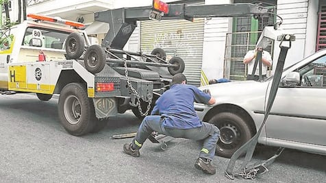 ¡Entérate! La grúa ya no te cobraría por sacar tu auto del corralón