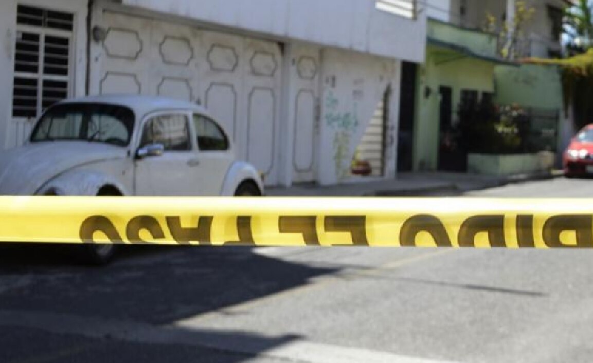 En su cumpleaños, halla muertas a su esposa y a su hija