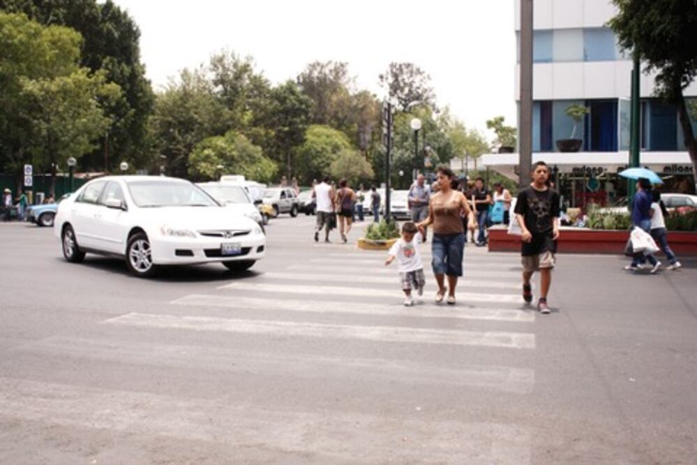 Denuncian peligro en cruceros de la capital