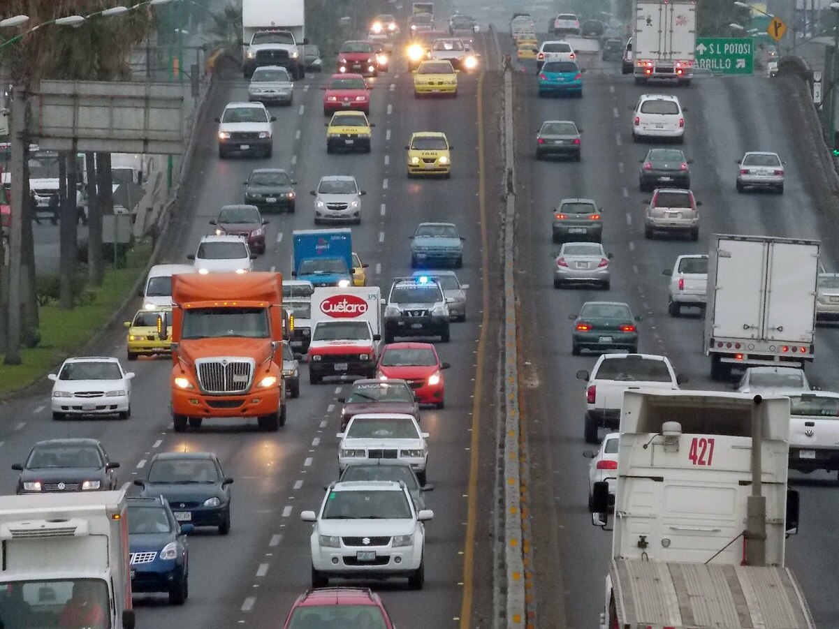 Podría haber reemplacamiento de los automóviles en Querétaro