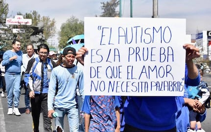 Caminan para concientizar sobre el autismo