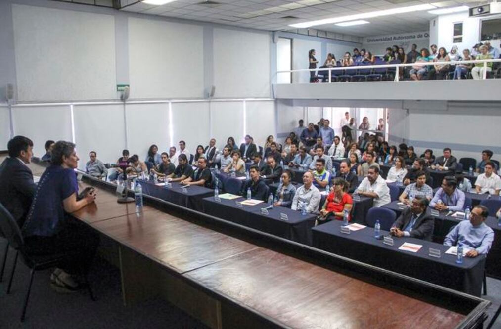 Teresa García, rectora de la Universidad, dijo que se debe trabajar en hacer un cambio en la cultura mexicana para que cuando se den procesos electorales se hagan propuestas y no se contienda con golpes bajos. Foto: ESPECIAL