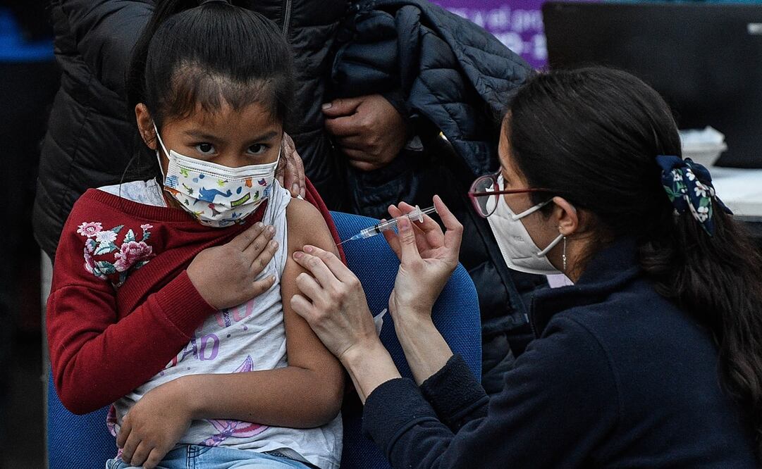 Juez ordena al Gobierno vacunar contra Covid-19 a todos los menores de 18 años