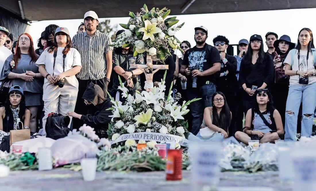 Ayer por la tarde se realizó una velada en memoria de los fallecidos. Foto: Yaretzy M. Osnaya / EL UNIVERSAL