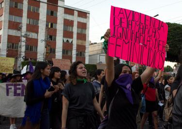 Feministas piden a Francisco Domínguez vetar la “Ley garrote”