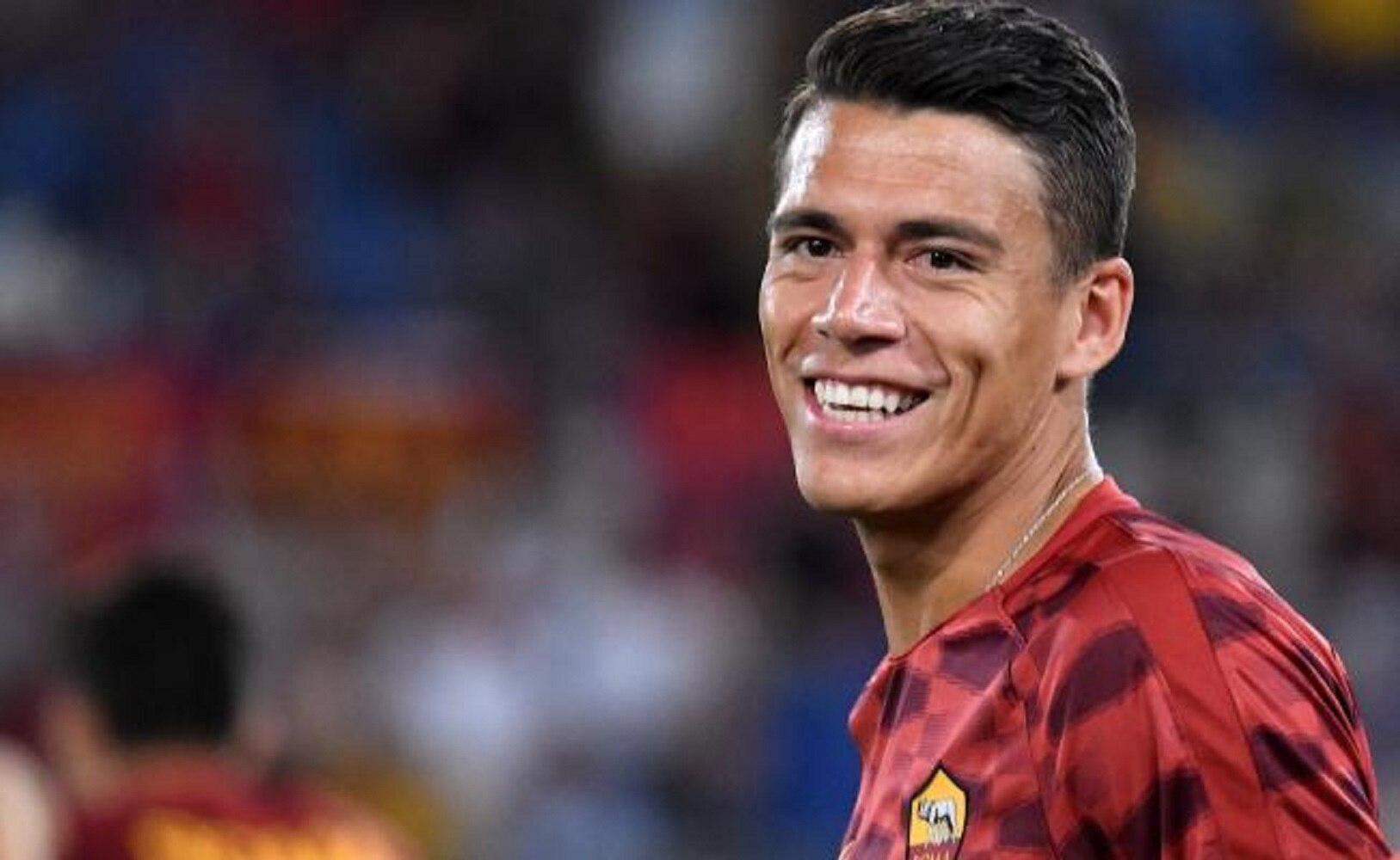 Héctor Moreno, ve desde la banca empate de la Roma ante el Inter