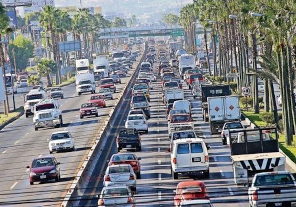 Desconocen reglamento de tránsito