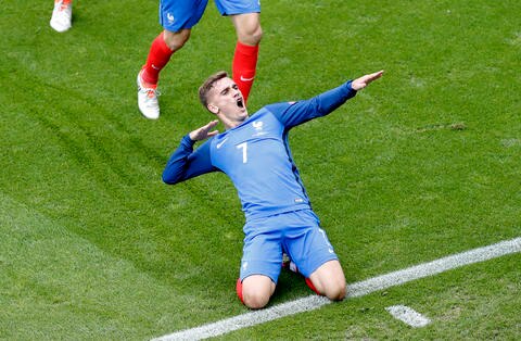 Antoine Griezmann rescata a Francia