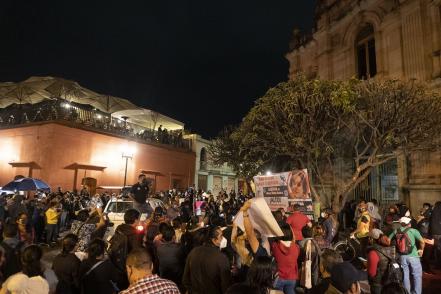 Protestas y destrozos por la boda de Elba Esther Gordillo en Oaxaca 